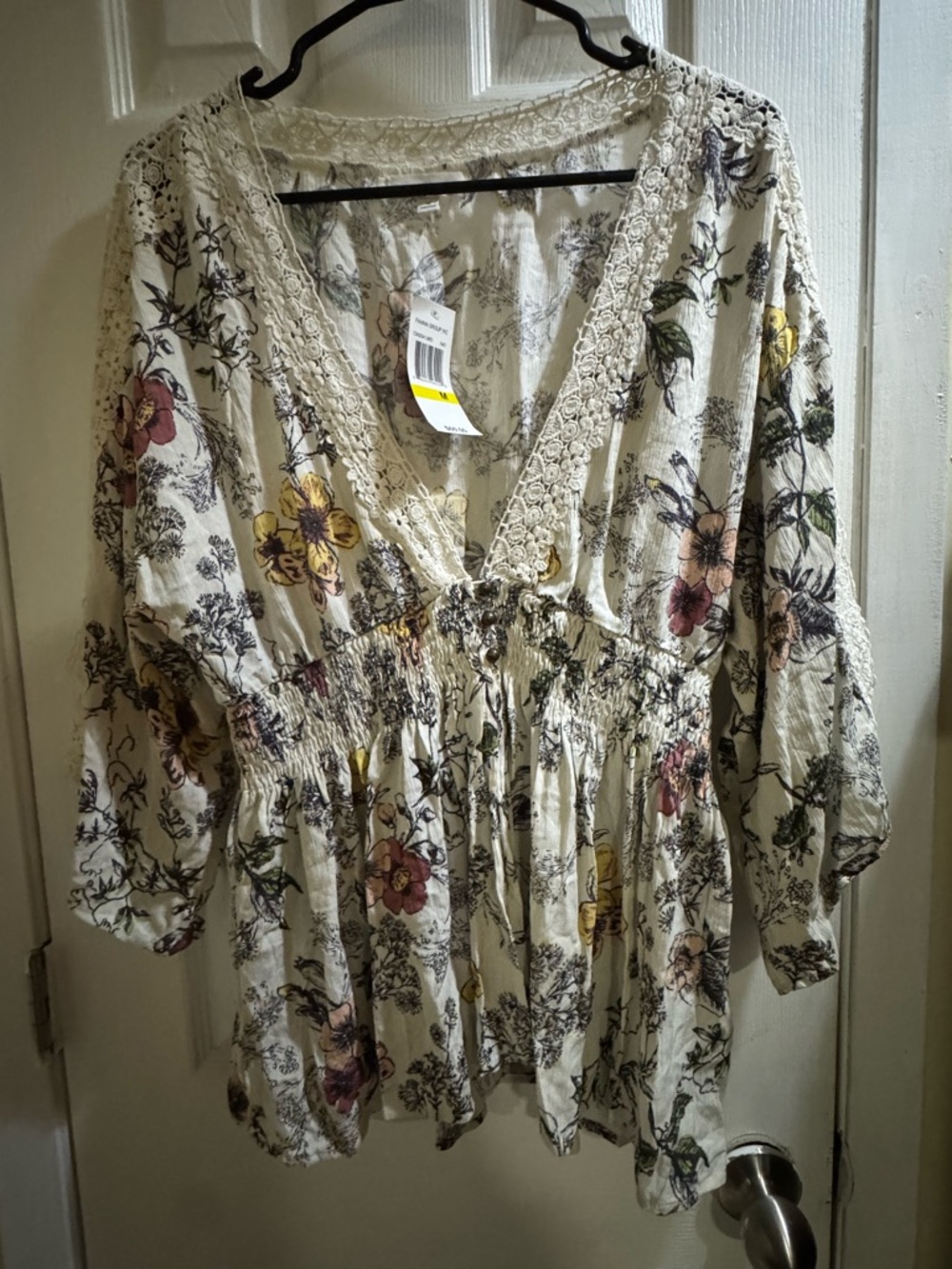 Coco + Jaimeson Top - Cream with Pink & Yellow Floral size M NWT